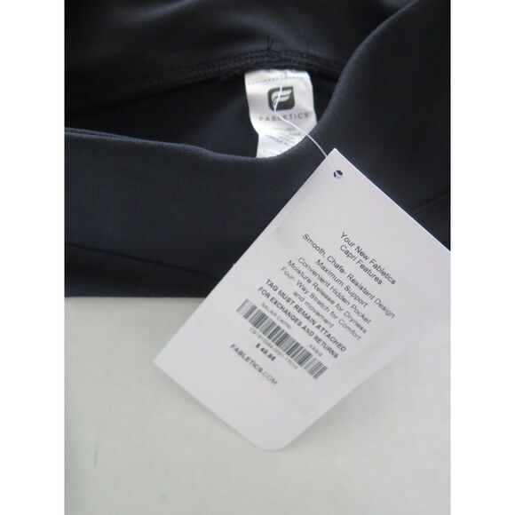 Fabletics Women's Sz XXS (2) Black PowerHold Salar Capri Crop Capri Tights $50 - Picture 3 of 5